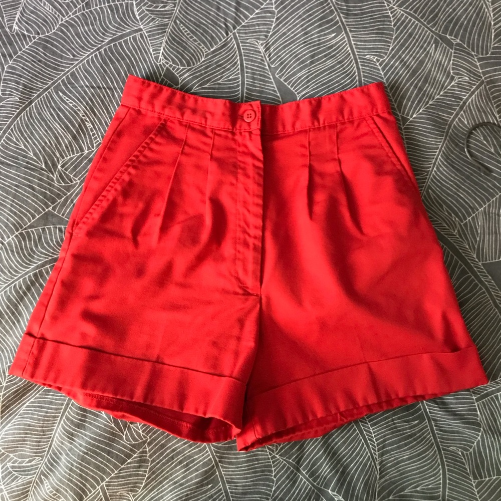 Vintage red pleated cuffed high waisted suit short - Picture 4 of 8